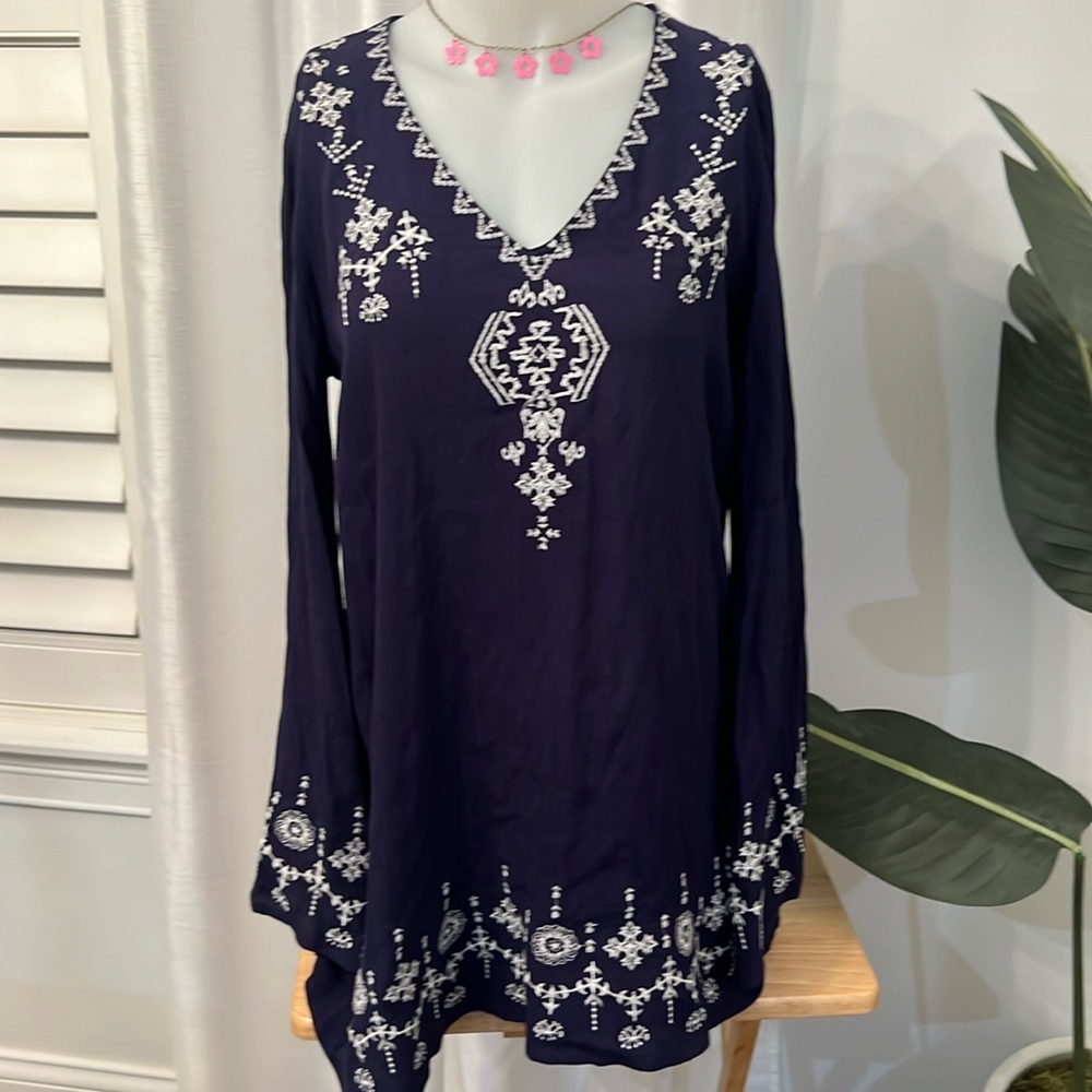Forever 21 embroidery, long sleeve blouse - Picture 2 of 5